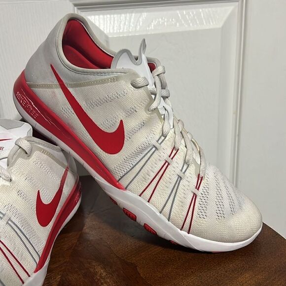 🔥🔥 NIKE Women's Free TR 6 Training Running Shoes White Red 833413-162 - GUC - Picture 2 of 16